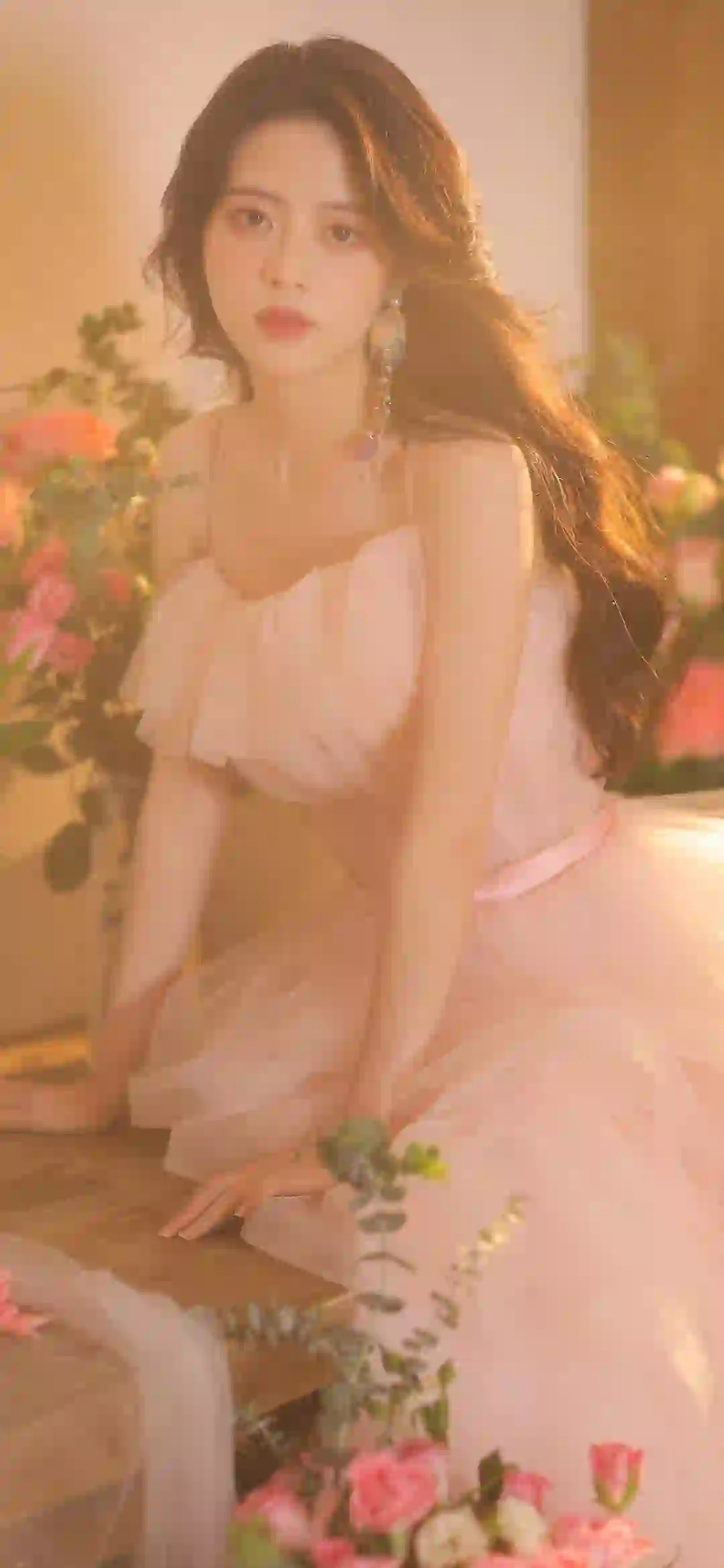 郁金香 🌷 长发清纯美女 朦胧感 粉色吊带长裙美女  2