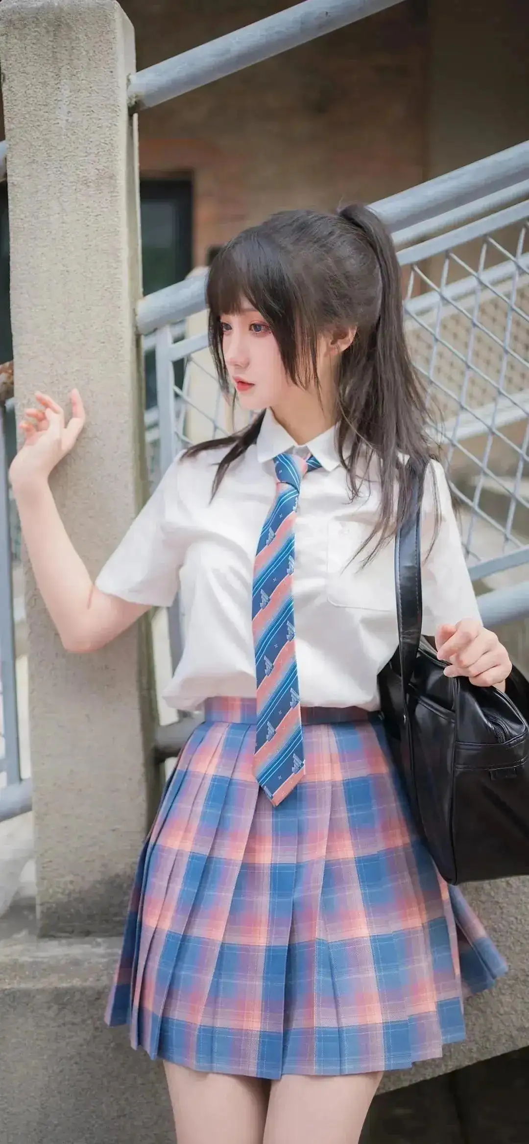 可爱街拍美女｜jk制服｜长发马尾