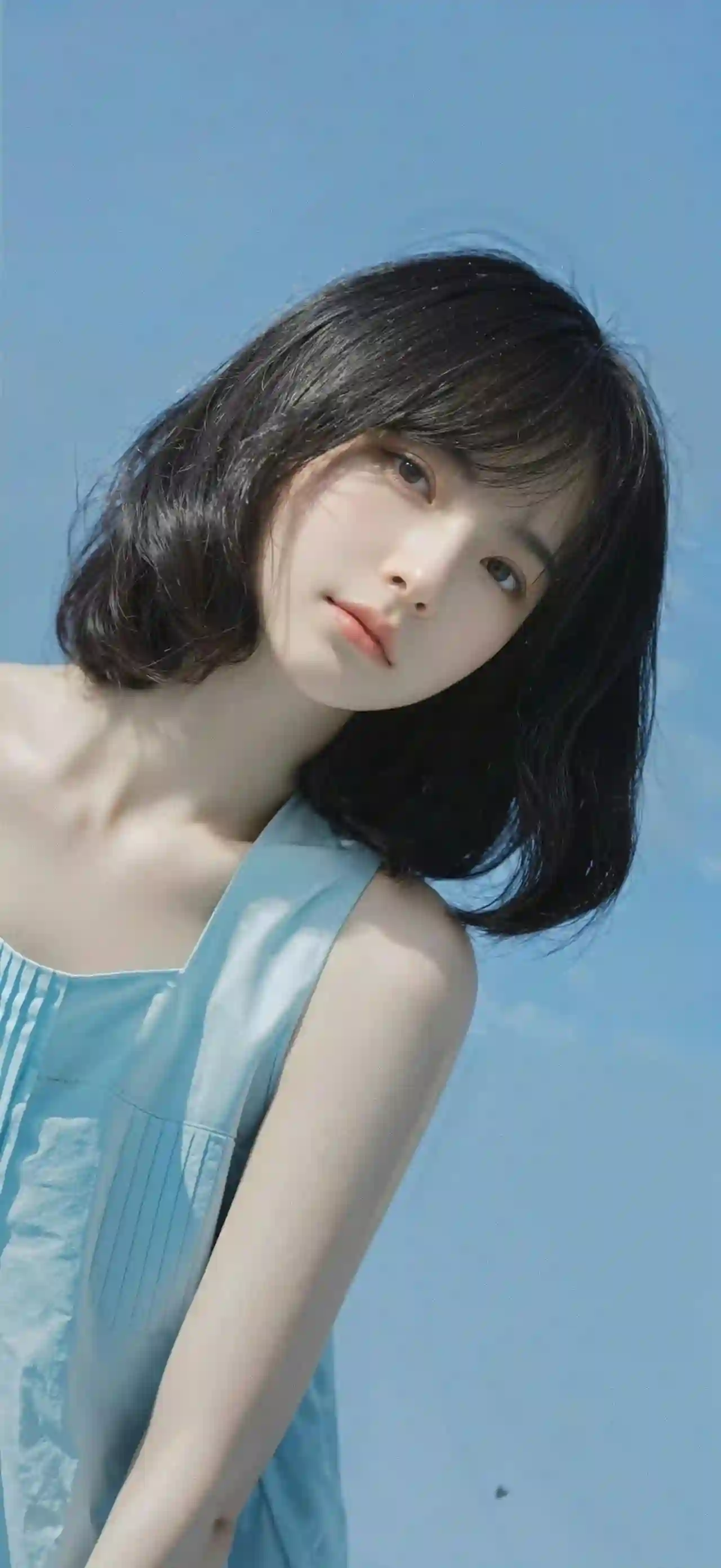 美女 时尚短发美女 蓝蓝的天空