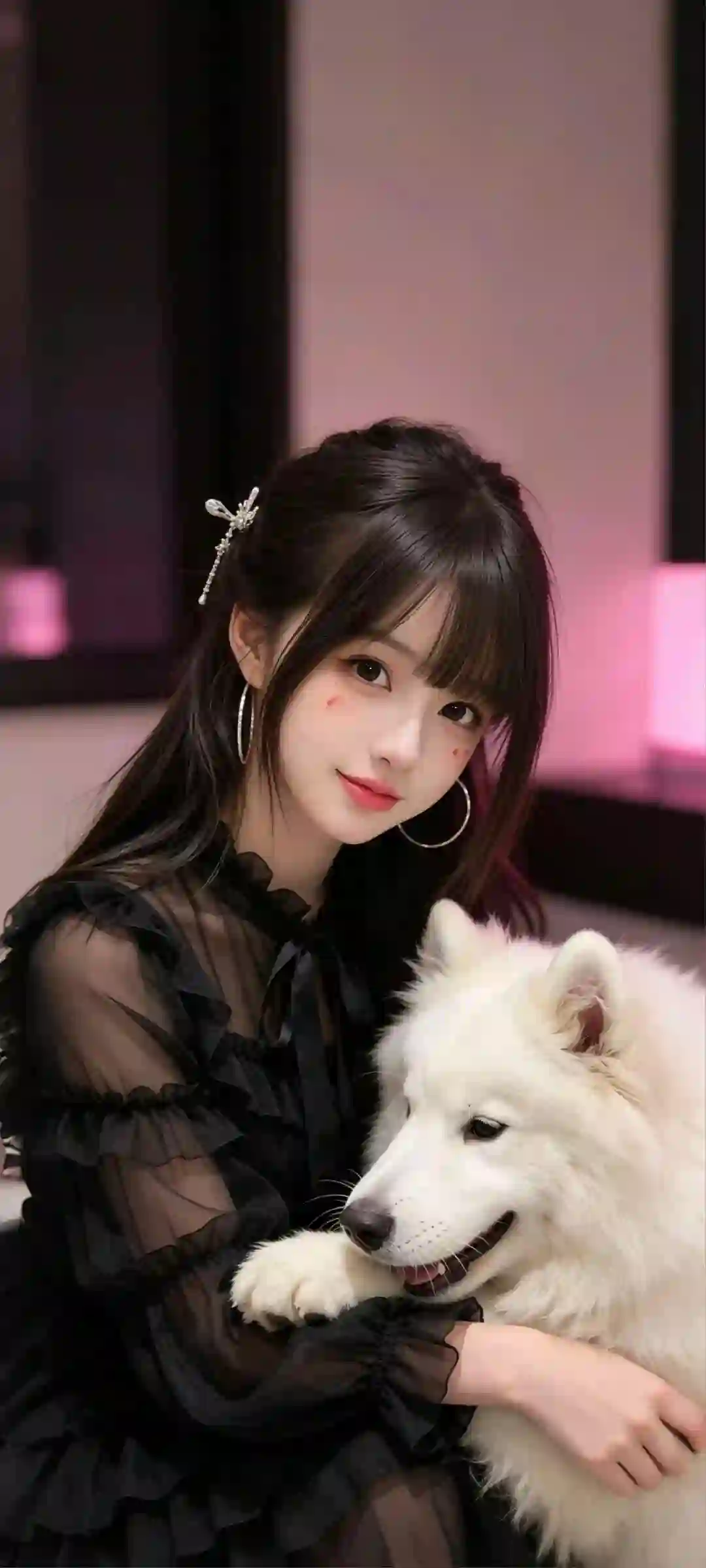 美女 抱着 白色 萨摩耶 室内