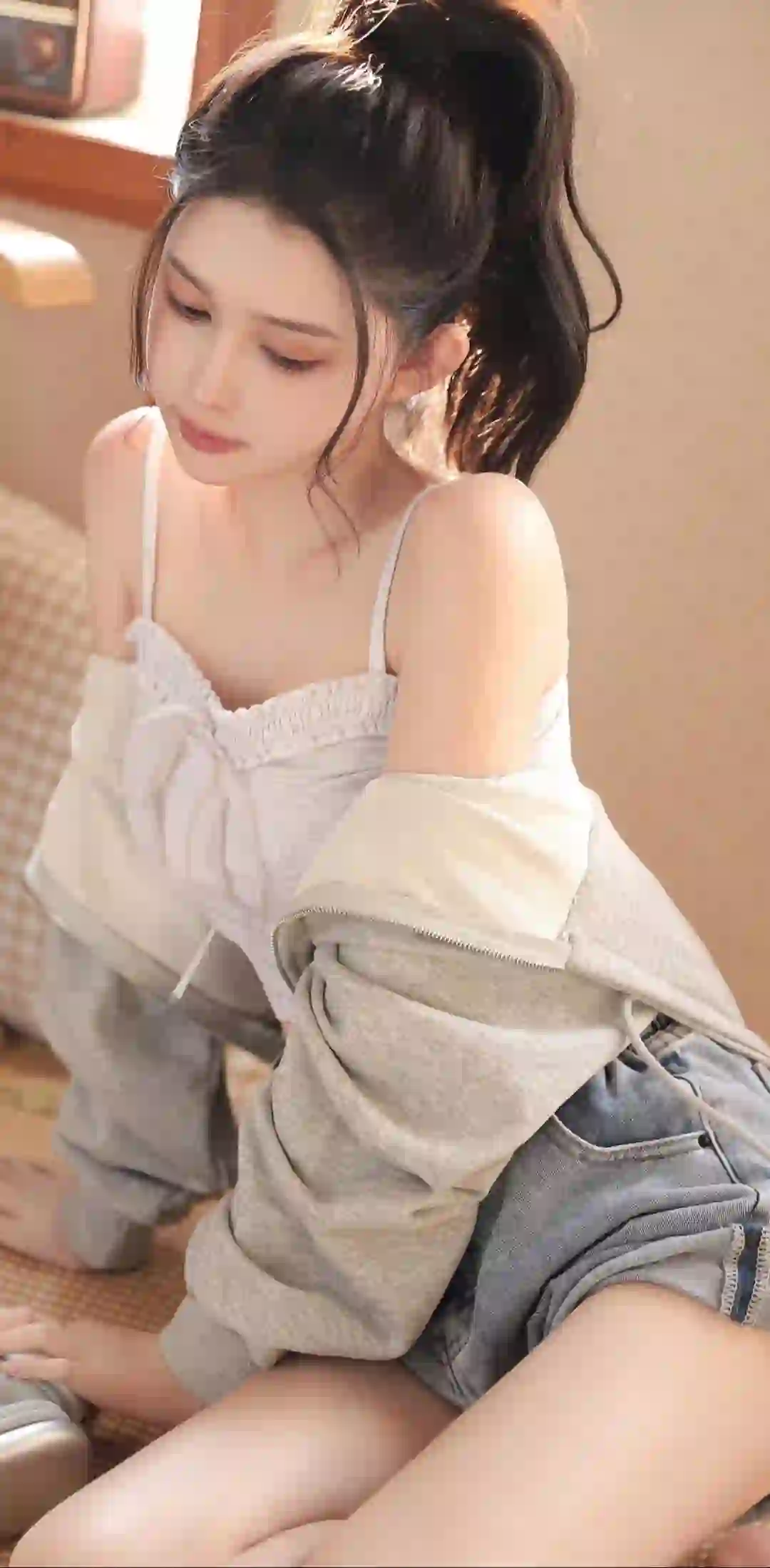 长发清纯美女 吊带裙美女 居家写真