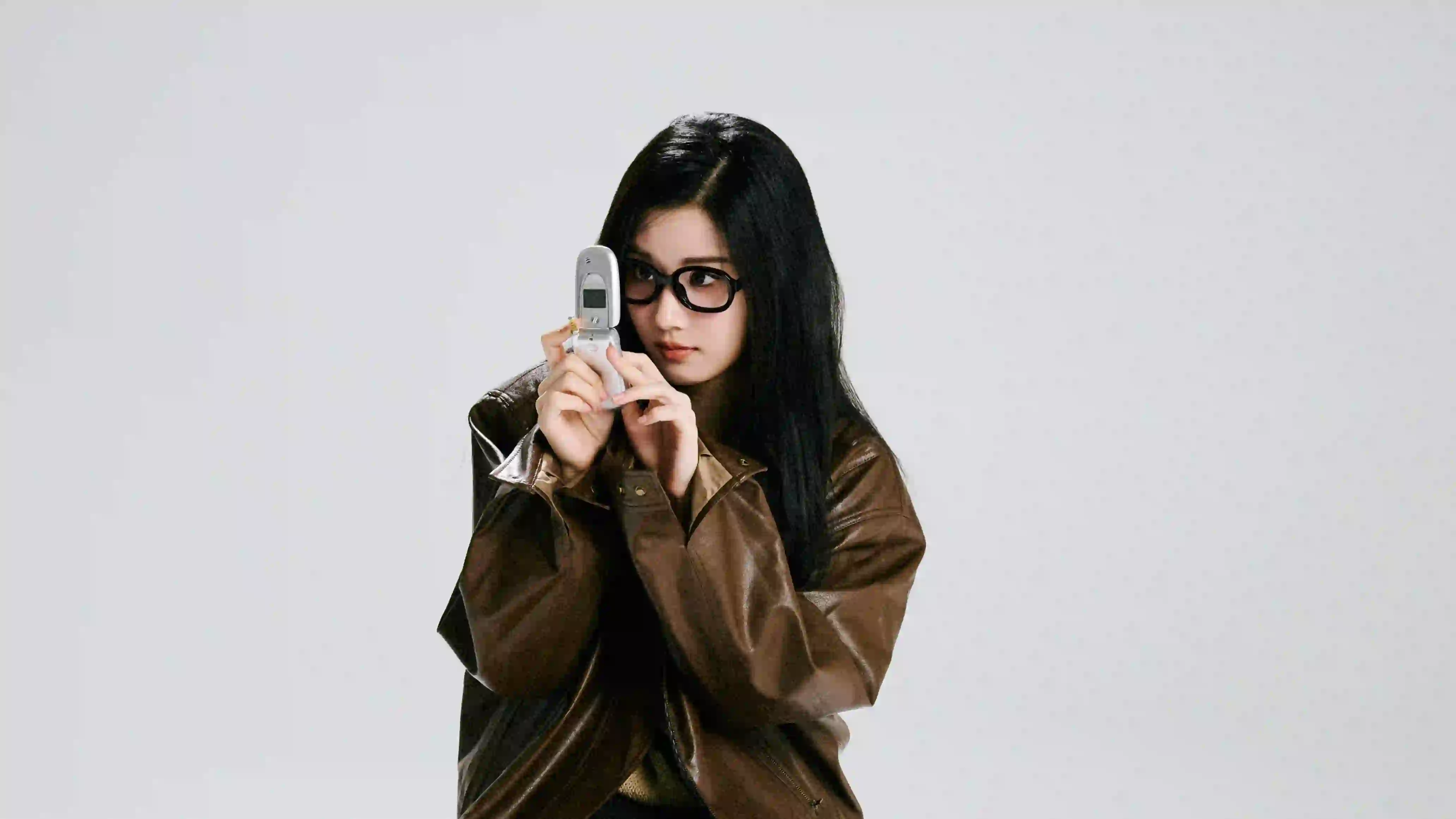 长发美女明星 卢昱晓 写真