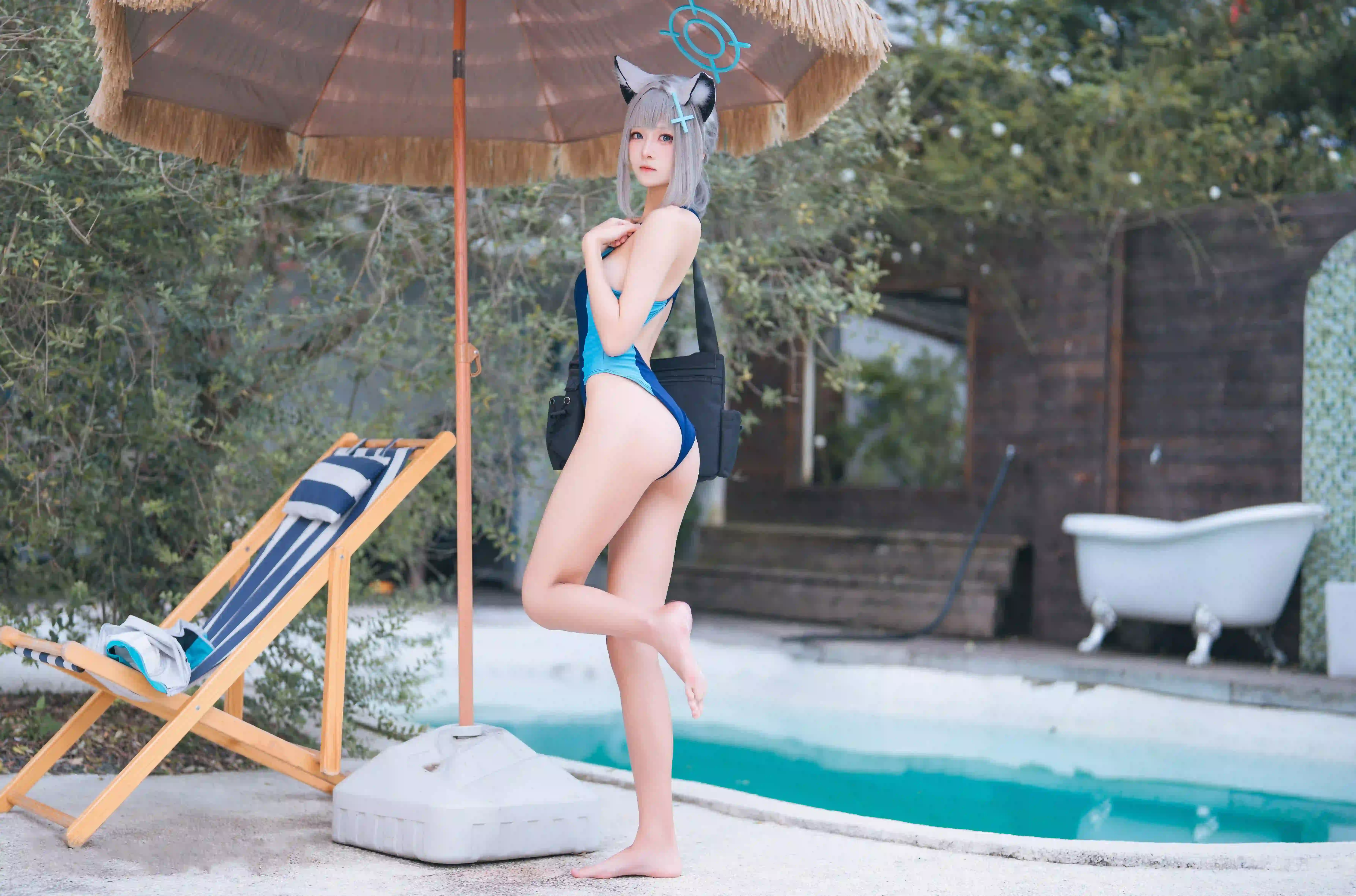 长发性感美女 泳池 泳衣 性感 长腿 大长腿