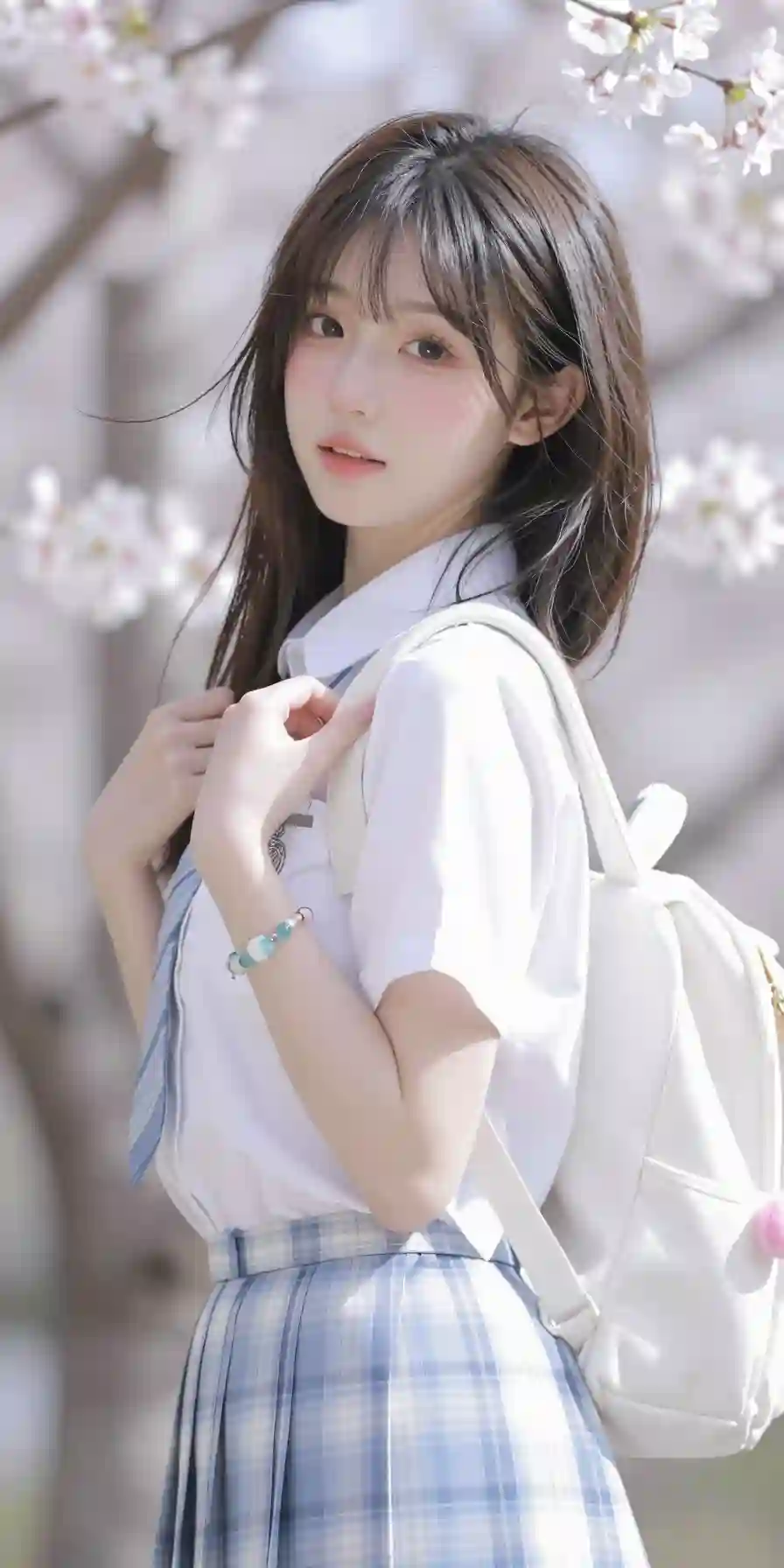 白蓝色jk制服_精致手链_樱花树_背着可爱后背包__电影级面光_1_6___光线追踪_1_5___冷白皮漫感质感的光滑皮肤_1_7___人物有最好的骨相_1_2___网感_3532933925.png